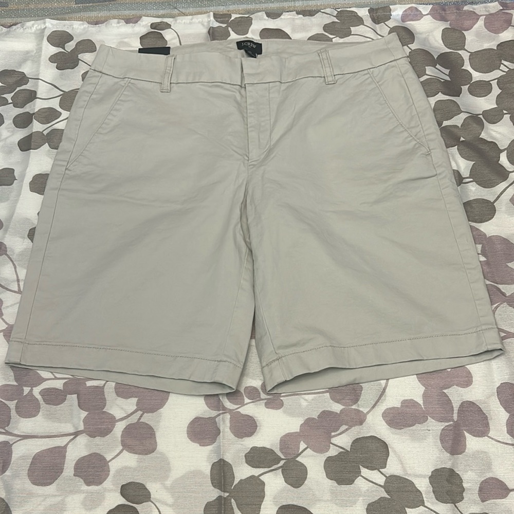 Boy’s Flat Front J. Crew Khaki Shorts. Size 8. NWT.